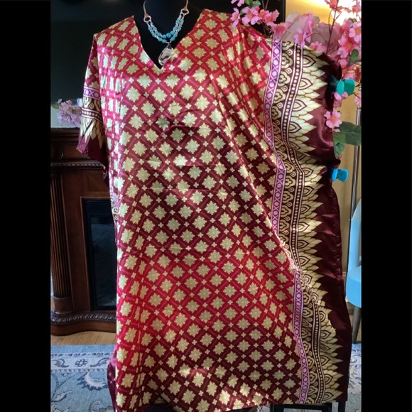 🌹NWT WINLAR GYPSY RED ROYAL SATIN CHARMEUSE COVERUP/ CAFTAN - Picture 7 of 10